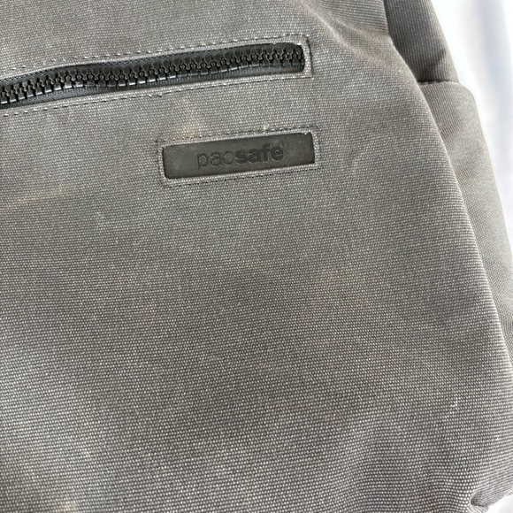 PacSafe Gray Briefcase InstaSafe Series w/RFID - Picture 2 of 16